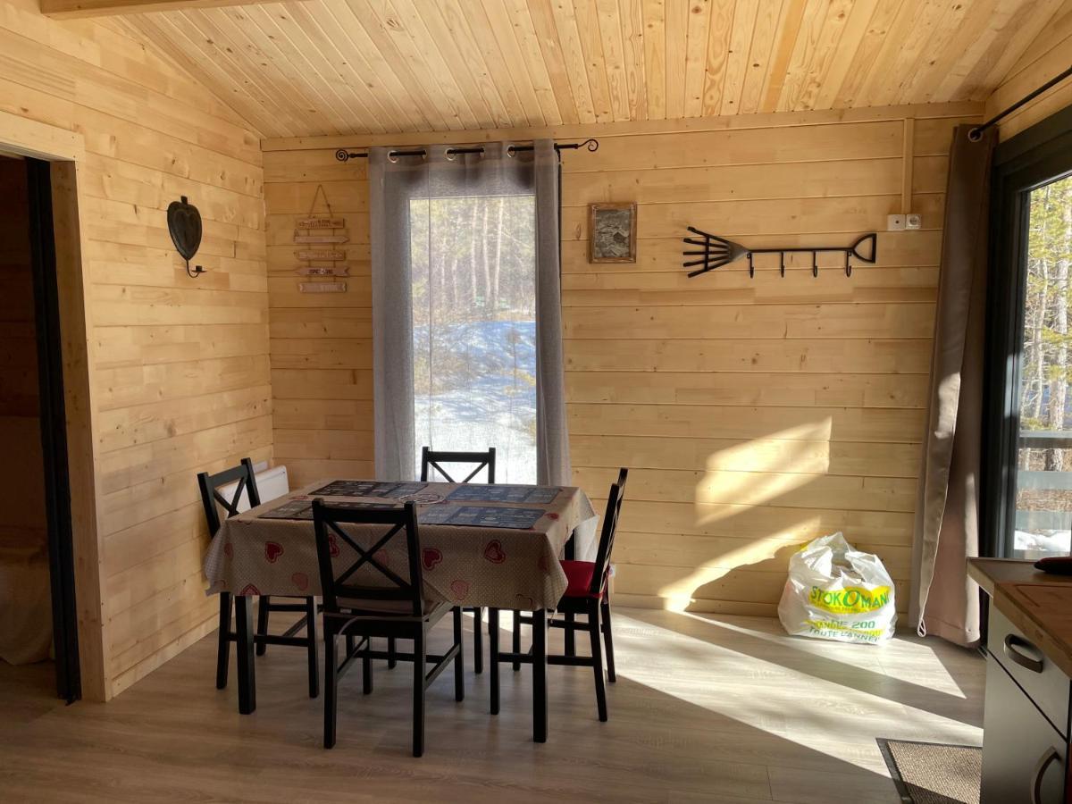 Parc Residentiel De Loisir : Le Loup Blanc Du Riou Hotel Barcelonnette Eksteriør billede